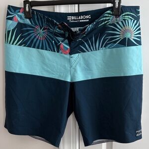 Billabong Men’s Teal, Navy & Aqua Colorblock Board Shorts
